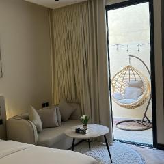 استديو مودرن هادىء وحديث