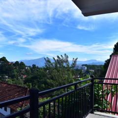 Misty Clouds Homestay