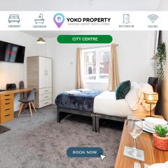 City Centre Studio 8 with Kitchenette, Free Wifi and Smart TV by Yoko Property