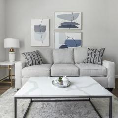 Landing Incredible 2BD Clubhouse Pool