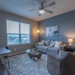 Landing Stunning 1BD Pool Yoga Studio