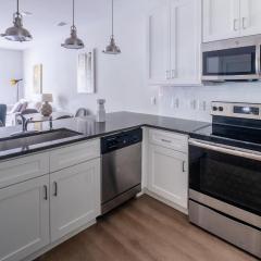 Landing Stylish 1BD Game Room Gym