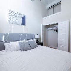 Landing Stylish 1BD Courtyard Gym