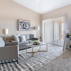 Landing Chic 1BD Gym Pool