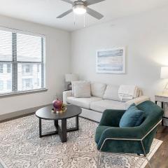 Landing Spectacular 2BD Pool Courtyard