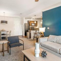 Landing Stunning 2BD Pool Courtyard