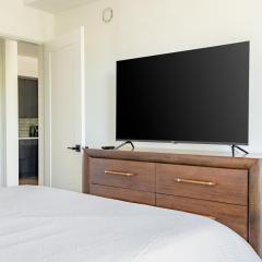 Landing Stunning 2BD Gym Rooftop Lounge