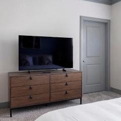 Landing Amazing 1BD Pool Gym