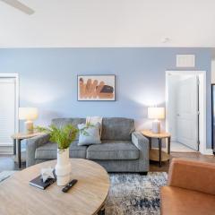 Landing Amazing 1BD Pool Gym