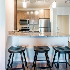 Landing Spectacular 2BD Clubhouse Courtyard