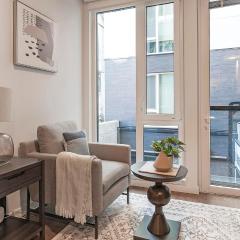 Landing Spectacular 1BD Courtyard