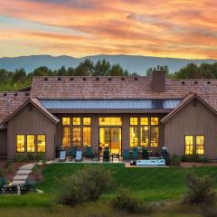 Basecamp Stays - Lux Teton Lodge Privacy & Hot Tub