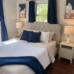 The Hourglass Inn- Unit B