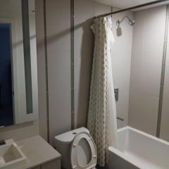 Spacious Condo with 2 Beds Unbeatable Location