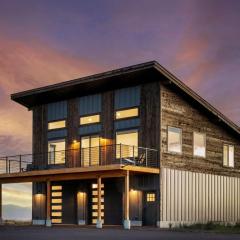 Basecamp Stays: Teton Views Huge Deck Stargazing