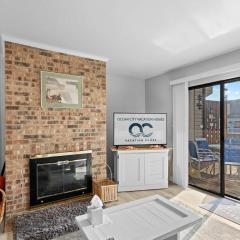 Rustic Harbor I Canal-Front 3BR Condo Private Deck & Fenced Yard