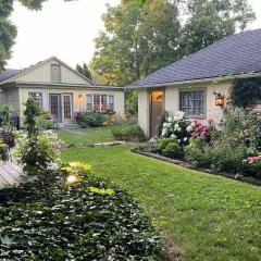 Modern French Cottage in Old Town The 506