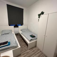 Monteur & Ferienwohnung mit Balkon, 3 Schlafzimmer & Platz für 6 Personen