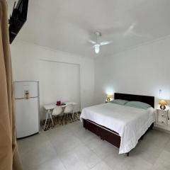 Suite 1 com Ar-Condicionado, TV, Wi-Fi e Geladeira