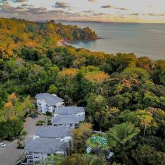 Uvita Paradise , Walk to the Ballena Beach