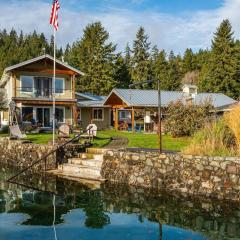 Water Front on Hood Canal - Hot Tub & EV Charger