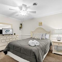 San Remo 108 Ocean-Block 2BR Condo Pool Access Private Patio & Parking