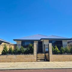 Dalyellup Guesthouse - Entire Holiday Home