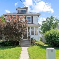 4 Bed Traditional Style home in downtown Chatham