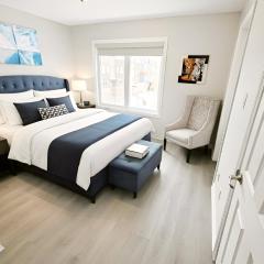 Modern 4BR Ottawa Townhouse Free Parking