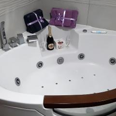 Jacuzzie Presidental Apartment