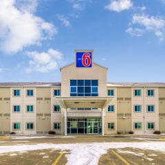 Motel 6-Estevan, SK