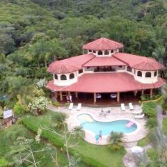 Spectacular 3BR Villa w/ Waterfalls & Toucans