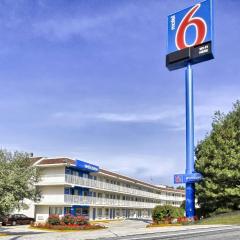 Motel 6-New Cumberland, PA - Harrisburg - Hershey South