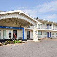 Motel 6-Saint Joseph, MO