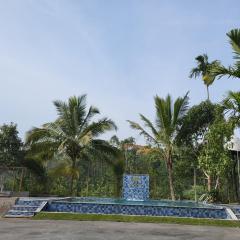 Rainy Cloud Homestay - Pool, Estate, Home Food, Near to Falls & Safari