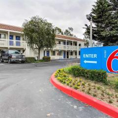 Motel 6-Salinas, CA - North Monterey Area