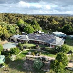 Peaceful Adelaide Hills Retreat near Hahndorf Pet Friendly
