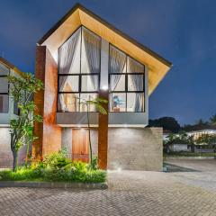 Kumarajiva 2BR Private Pool & Ricefield Views In Ubud