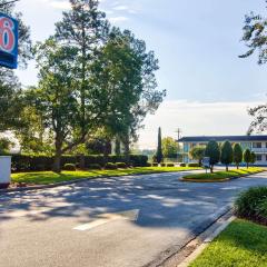 Motel 6-Valdosta, GA - University