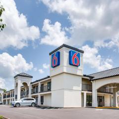 Motel 6-White House, TN