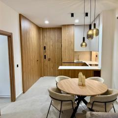 Santa Barbara ground floor luxury apartment