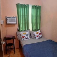 Mel's Place Batangas City Unit 1 Two-Bedroom House w Free Parking, WIFI 4 adults & kids