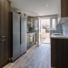 SUPER 5 Bedroom House In Hull