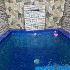 Casa com piscina em Franco da Rocha