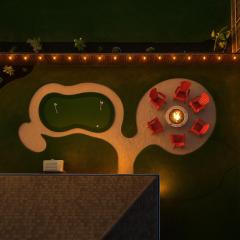 Crew Housing Long Stay Hot Tub & Putting Green