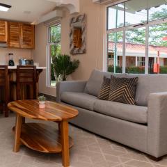 Jacó Cozy 1BR Pool AC Secure Near Beach