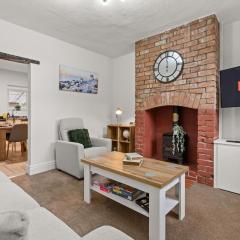 Cosy 2-BR Canal-side Terrace, Chester
