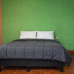 Habitación con parqueo a 15 min de Panajachel