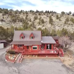 Family Cabin with Views just minutes from Zion Nat'l Park