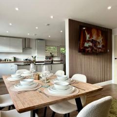 Winter Getaway - Luxury Bungalow w Games Room